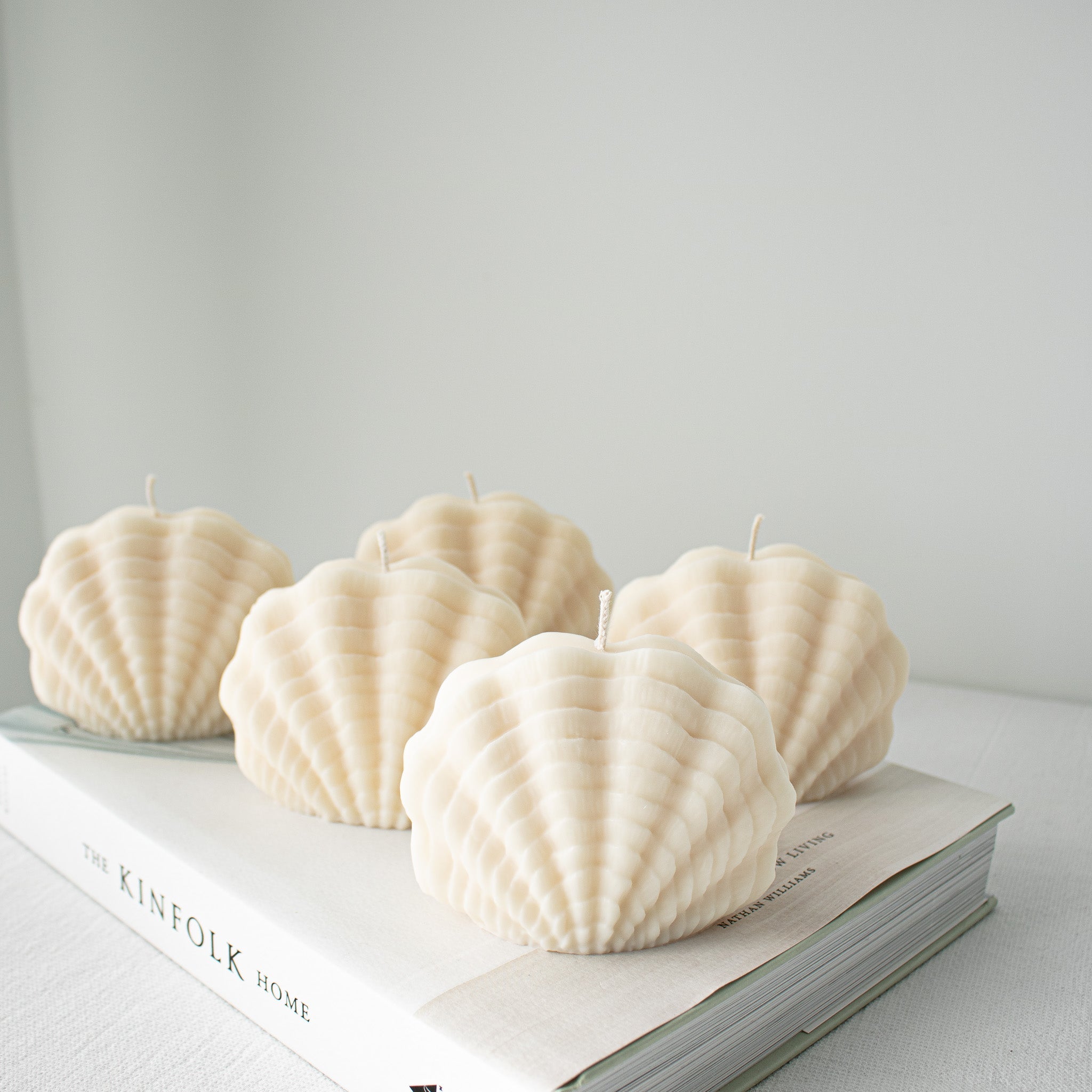 Clam Shell Candle | Minimalistic Coastal Summer Decor