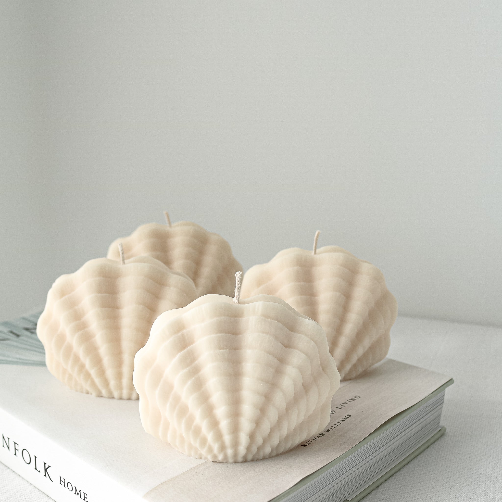 Clam Shell Candle | Minimalistic Coastal Summer Decor