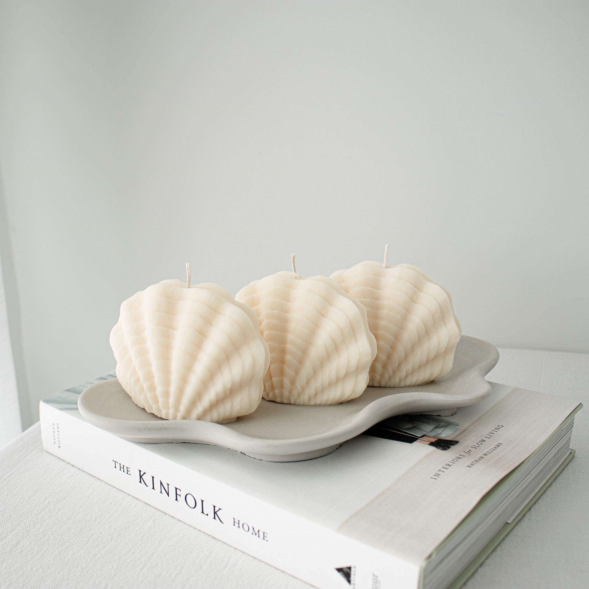 Clam Shell Candle | Minimalistic Coastal Summer Decor